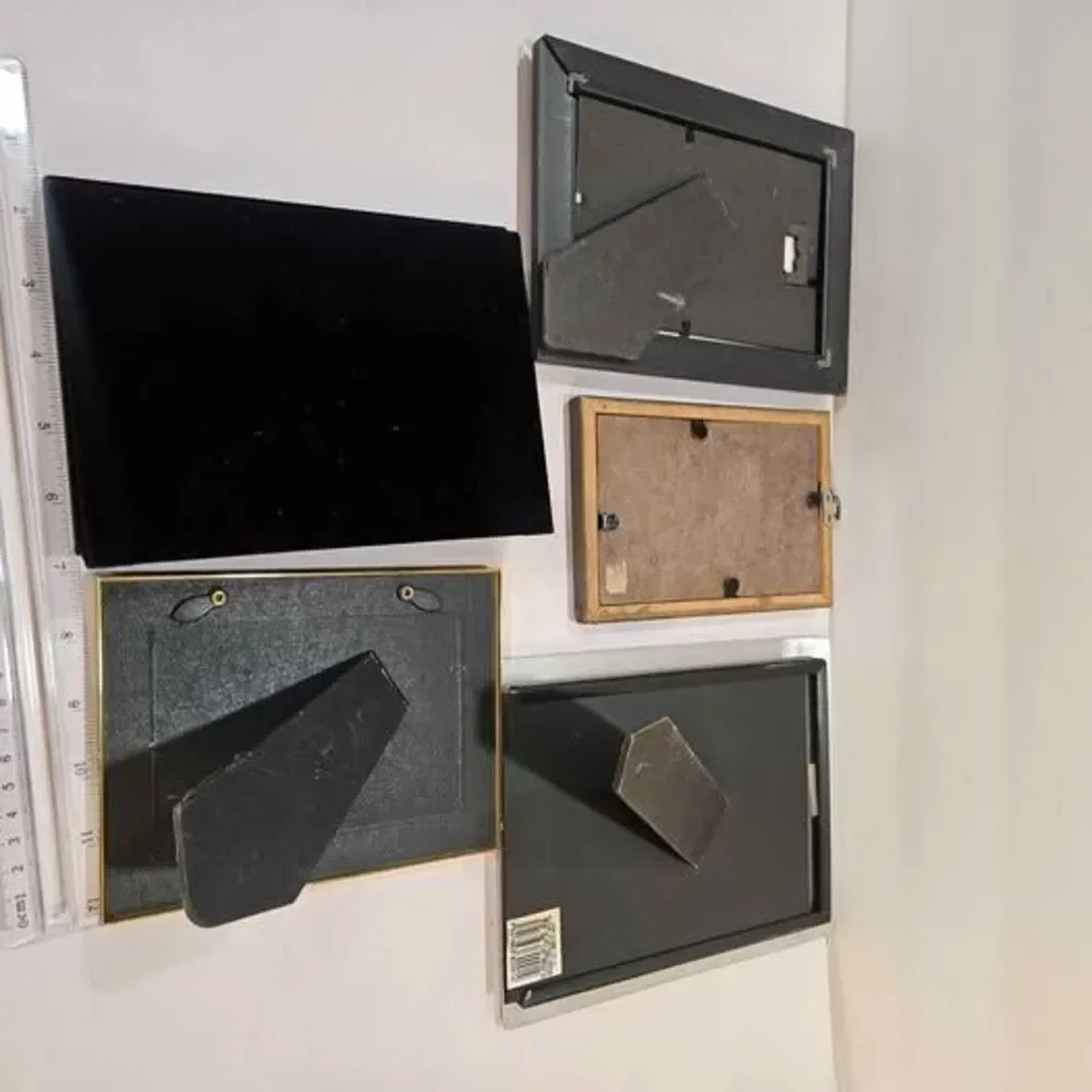 5 photo frames